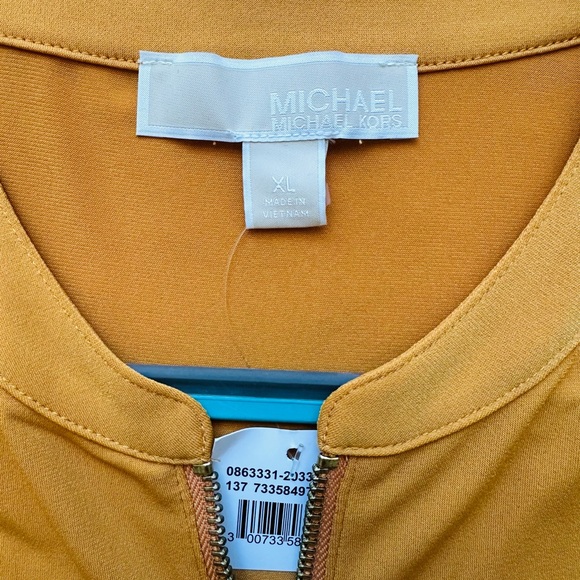 NWT Michael Kors Mustard Sleeveless Blouse Size XL - Picture 2 of 4